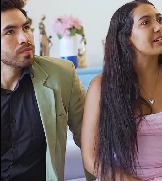 H1101004 Empuj0 su pareja de la escalera para irse con otro hombre part2