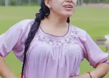 H1201002 Una mujer millonaria se disfraza de campesina pobre para encontrar el amor verdadero part2