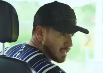 H1501001 Humll0 aun desconocido en un bus pero la vida le dio una gran lección La VIDA SIGUE part2