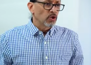 H1601003 Estábamos jugando casi nos descubre mi esposo part2