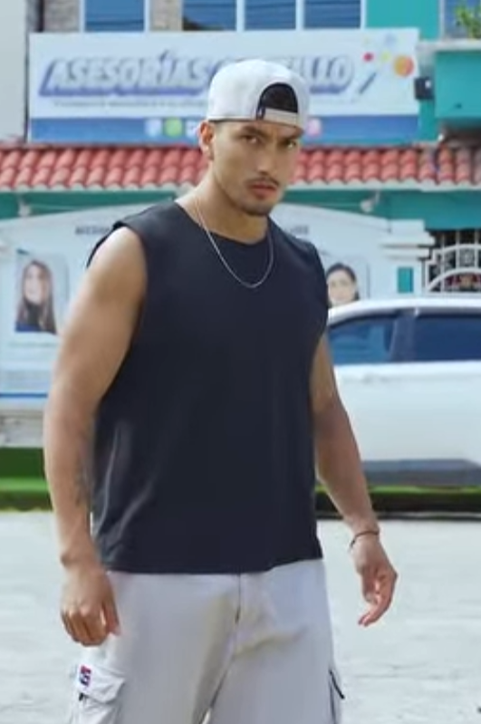 H1701002 Taxista se convirtió en el ángel guardián de esta mujer perseguida part2