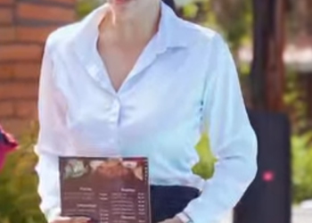 H1701004 mujer hizo esto para evitar pagar su cuenta salir con la suya part2