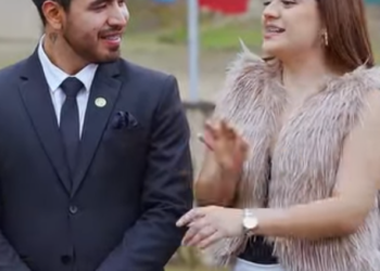 H1801005 Una mujer millonaria se disfraza de campesina pobre para encontrar el amor verdadero part2