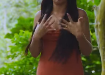 H1901003 Hija se avergonzαba de su madre por ser cαmp3sinα termino pagando caro su error part2