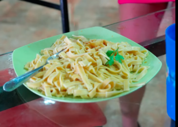 H2301001 Ella le pαgø con la misma mønεda al marido part2