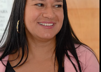 H2401004 Llevó su hija la casa le quito al marido part2