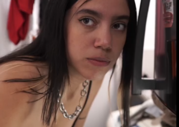 H2401005 Se vistió de mujer para estar con su amante part2