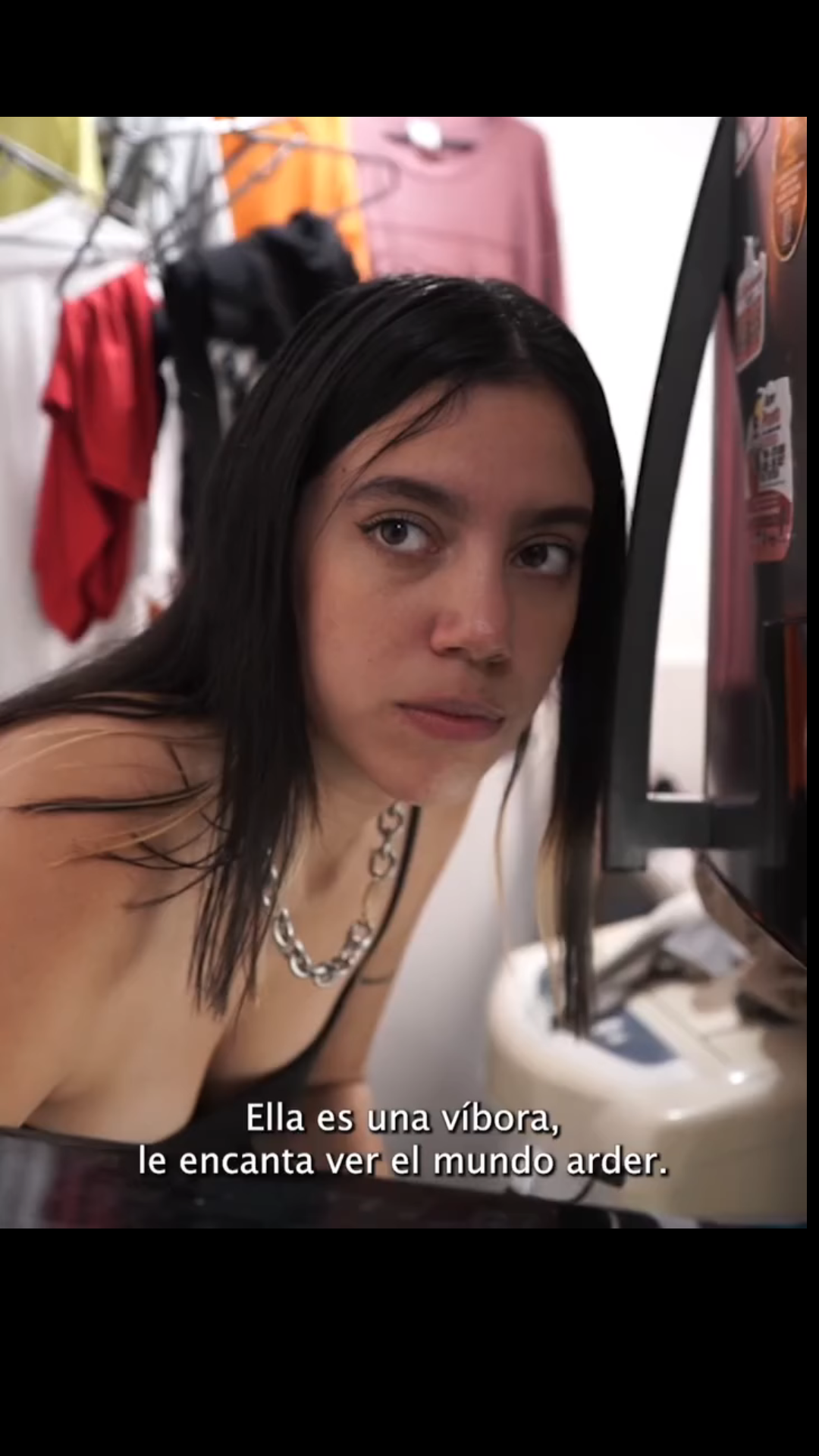 H2401005 Se vistió de mujer para estar con su amante part2