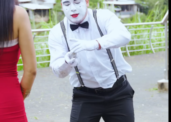 H2501003 Mujer dejó un mimo por ser pobre sin saber que el la salvaría part2