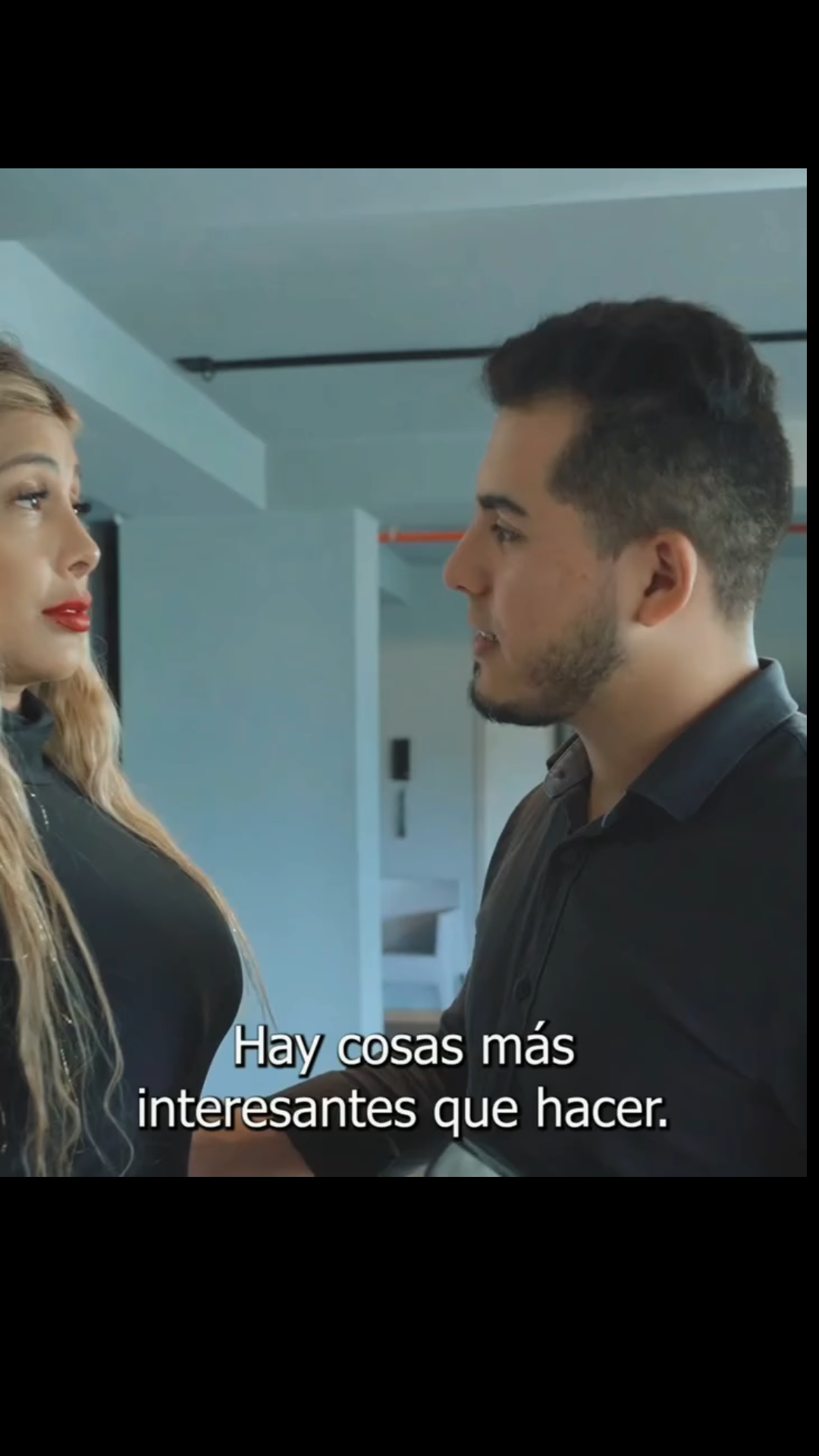 H2601005 Fotógrafo se metio con la Modelo equivocada part2