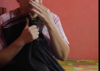 H2701003 Madre vendió su cabello para comprar un vestido su