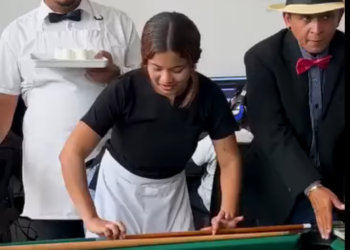 H2701004 Chica de limpieza les da una lección unas mujeres presumidas en el billar Willeannys Perez Fanpage part2