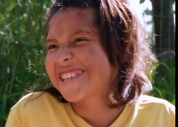 H2701005 Niña millonaria pone prueba sus próximas niñeras part2