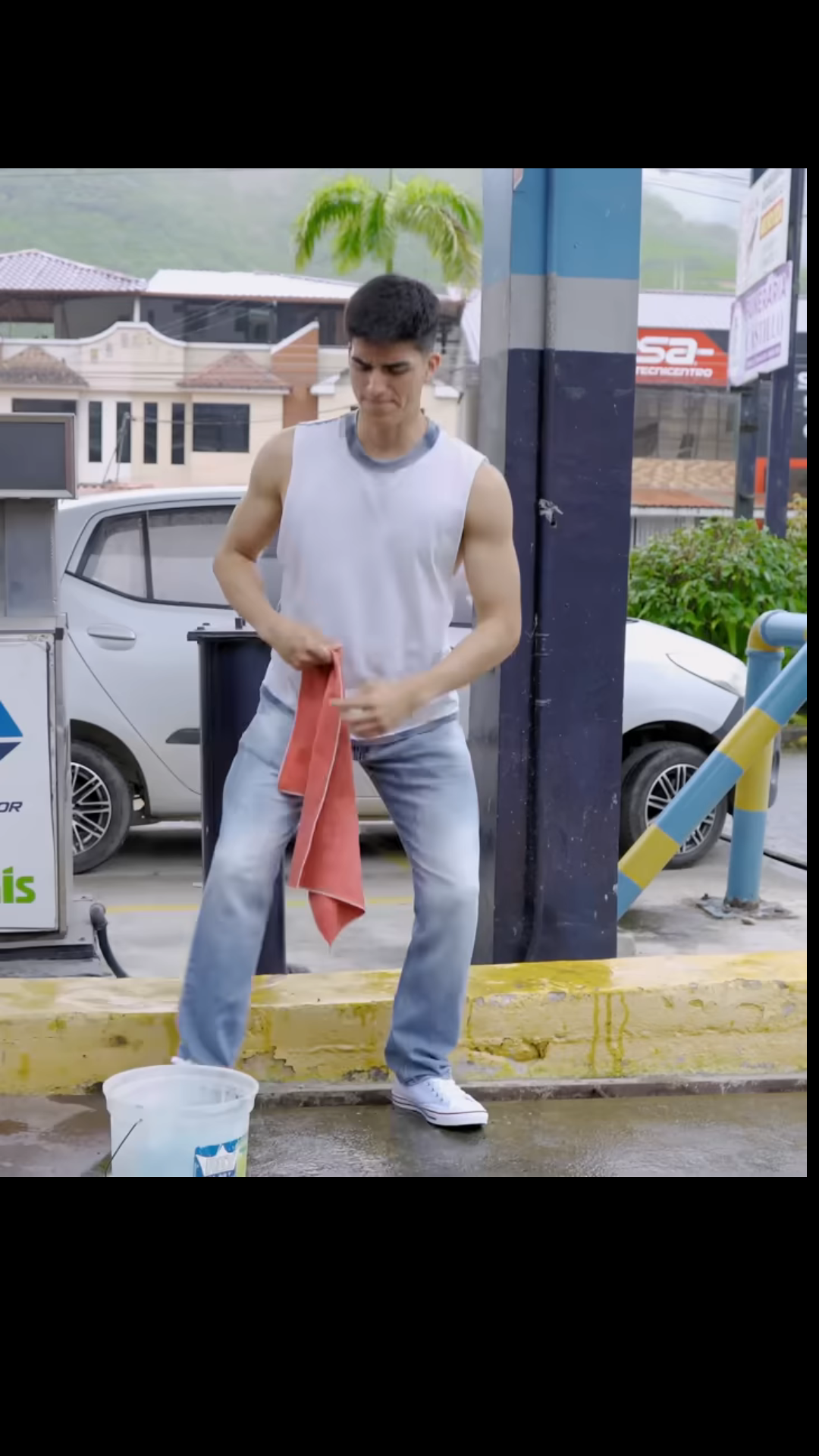 H2701002 HIJA DE MILLONARIO se enamora de un lava carros part2