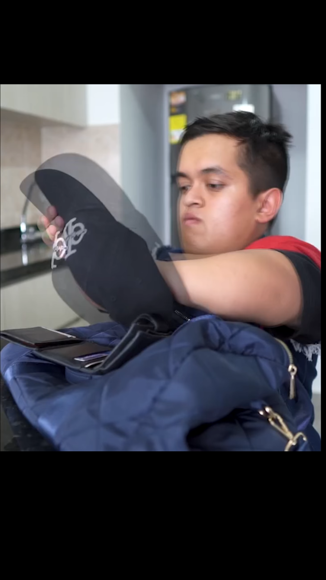 H2801001 Metió al plomero su casa sin saber quien era en realidad part2