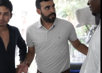 H2901005 Mujer vive con sus maridos, el sueño que toda mujer desea part2