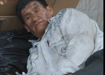 H2901005 Hum!ll0 un humilde mendigo, sin imaginar que él hacía esto part2