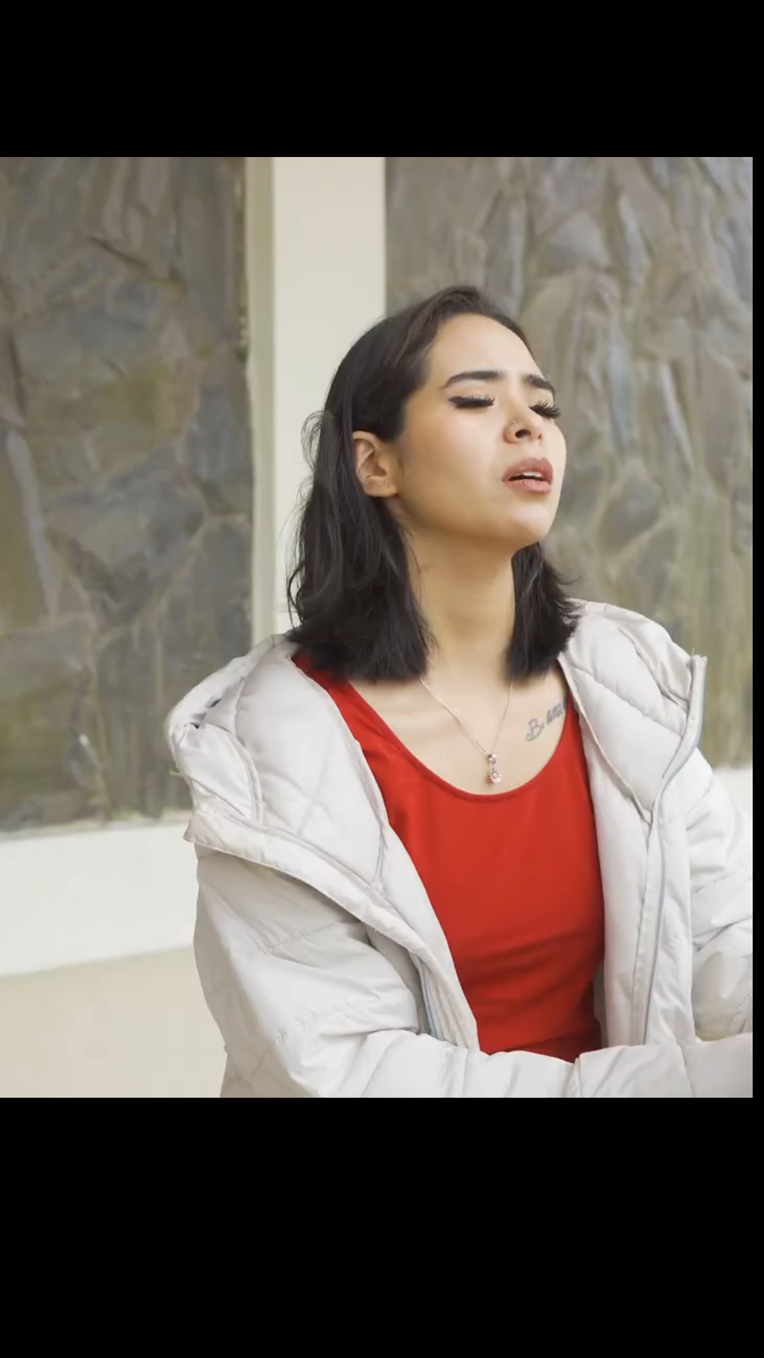 H2901002 Descubrió que su novia era una interesada en un juego de part2