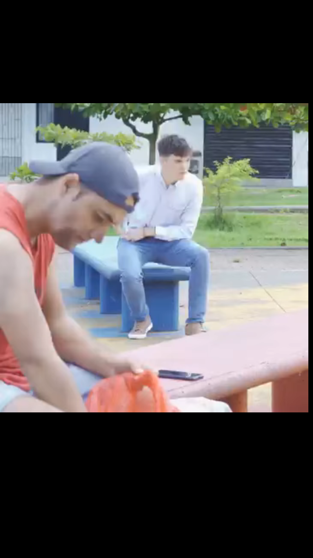 H3001003 Lo acusaron de ladrón por ser indigente la vida le da esta lección part2