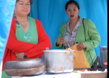 H3001001 Empleados roVan comida de su jefa takaña part2