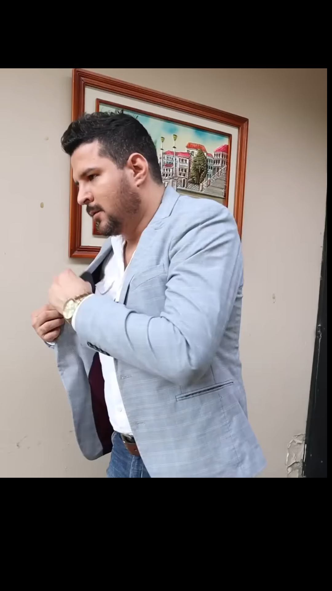 H3001001 Jefe pone prueba los empleados les da una sorpresa part2