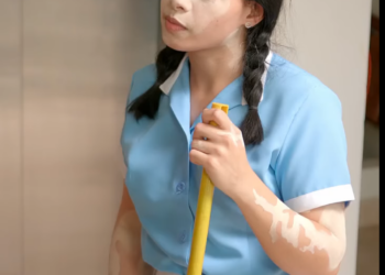 H3101002 Jefe se enamora de la conserje manchada por esta extraña razón