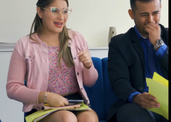 H0102005 Empresaria se disfrazó de mimo para probar la honradez de sus empleados pasó esto part2