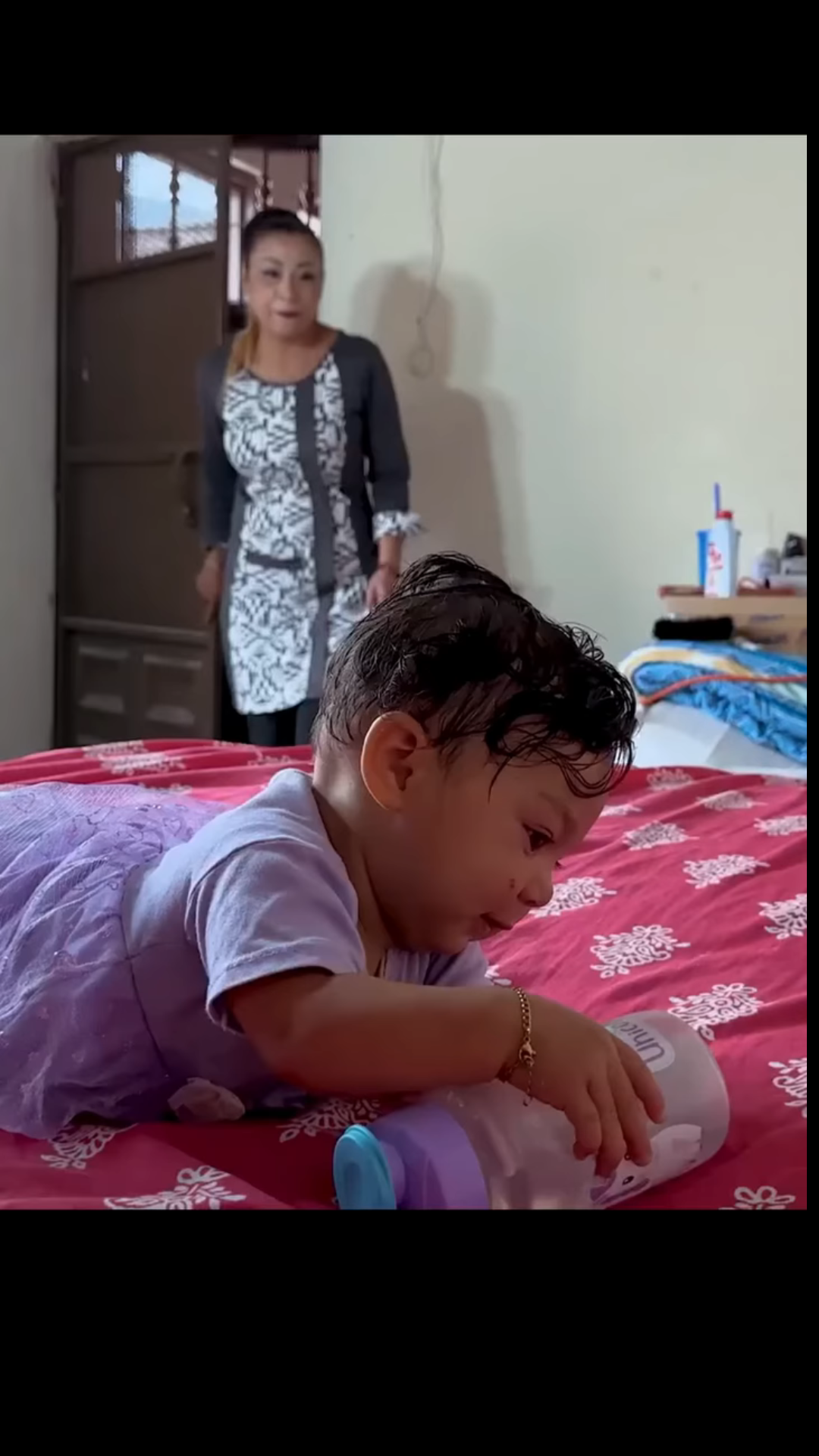 H0102003 Dejaba sola su bebé por irse con su amiga de fiesta hasta que recibió esta gran lección Willeannys Perez Fanpage part2