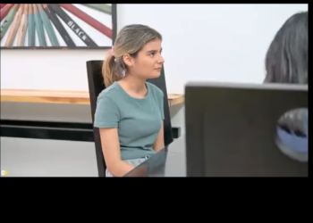 H0102002 Despreció su hermana por ser adoptada hasta que part2