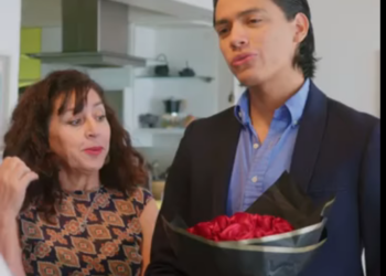 H0202001 Desconocido besa su pareja para dejarlo en ridíc part2