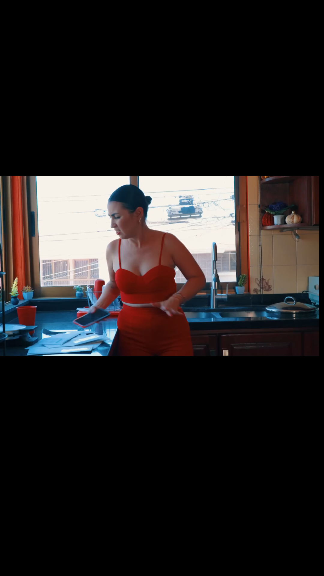 H0202002 Empleada doméstica salva millonario recibe una gran recompensa part2