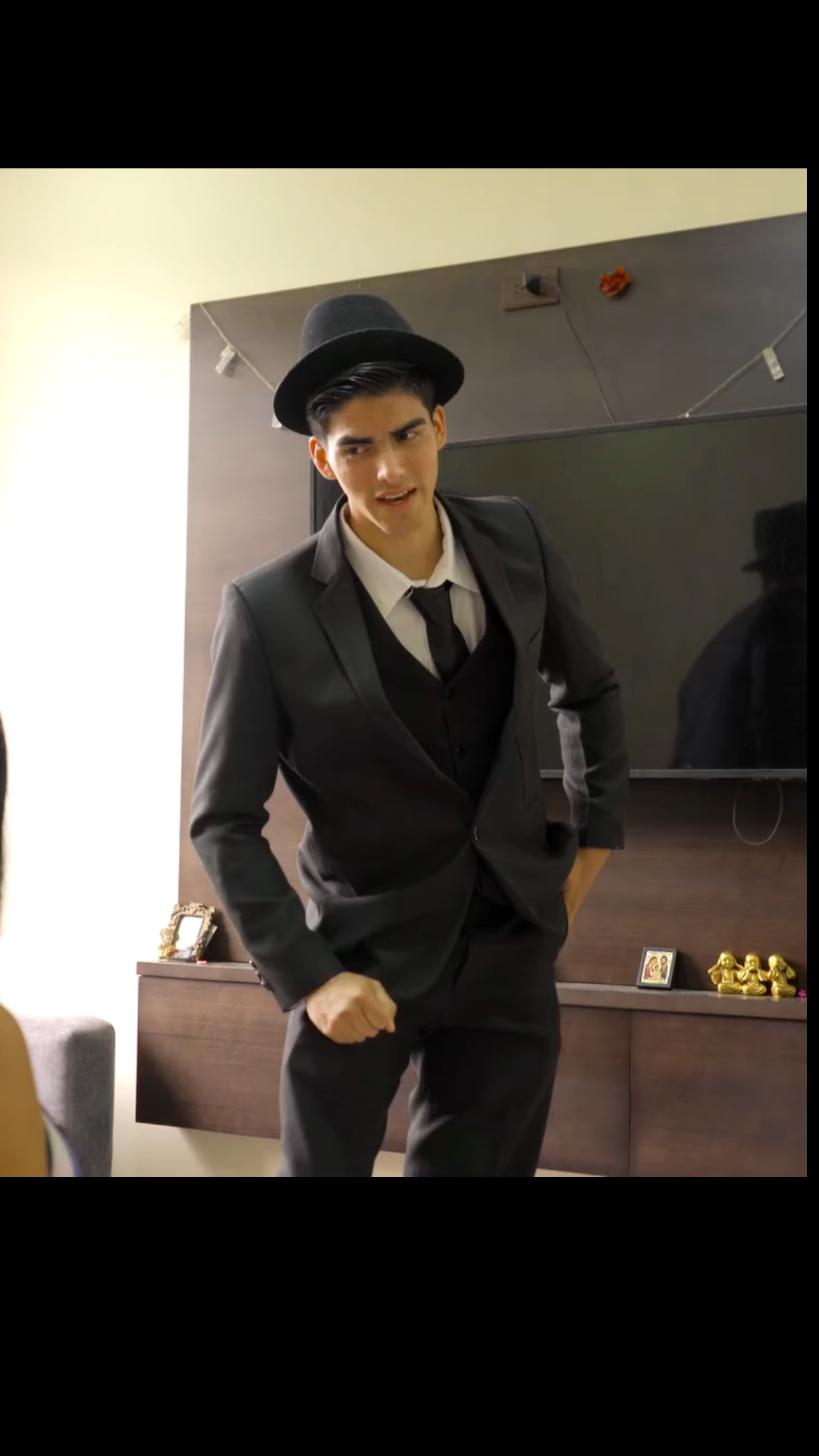 H0202004 Profesor le hizo una propuesta ladrona para no enviarla la cárcel part2