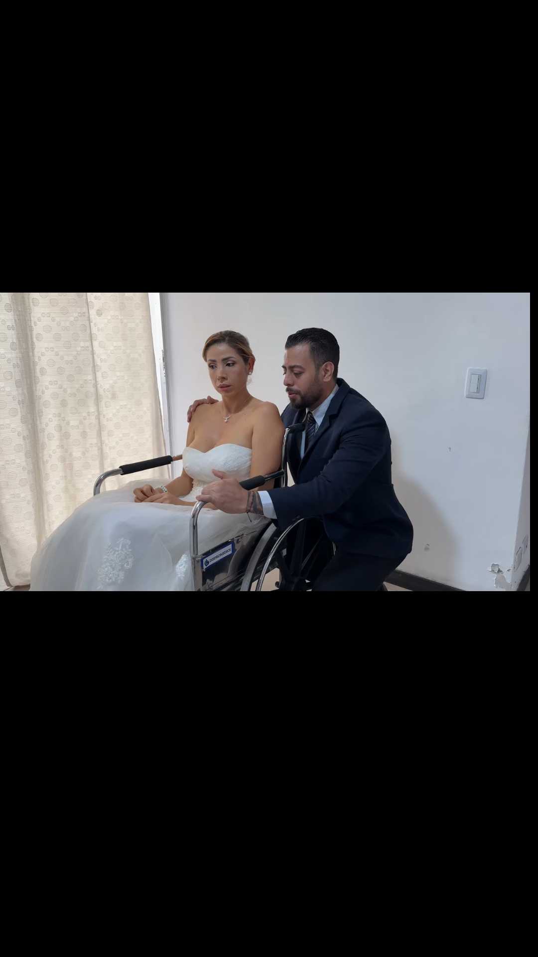 H0402002 Fingió estar en SILLA DE RUEDAS para casarse con part2