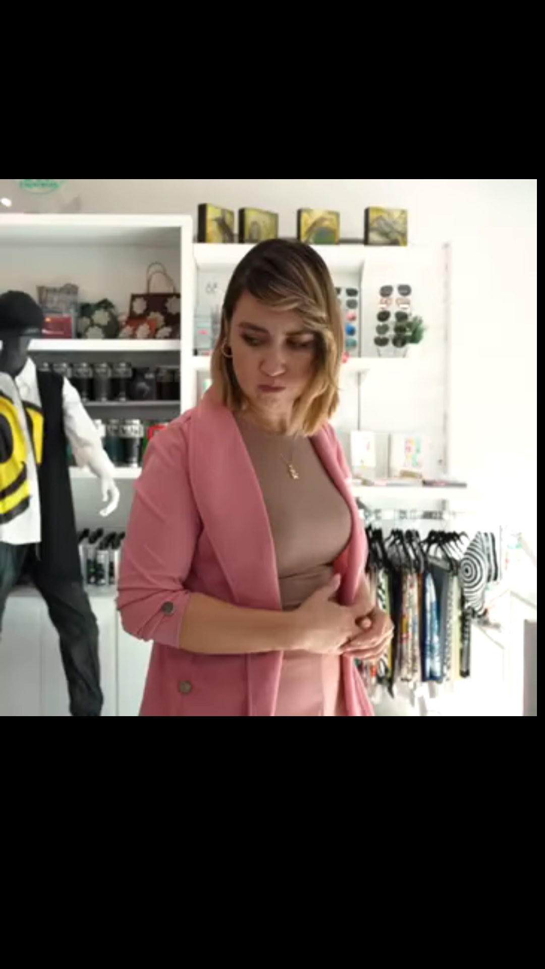 H0502001 Se comió mas joyas de las que podía aguantar part2