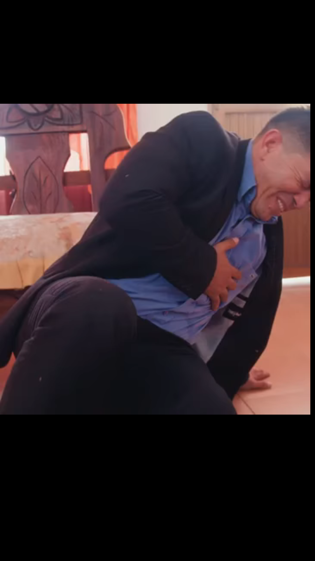 H0502005 esta familia le importó más el celular que su pr part2