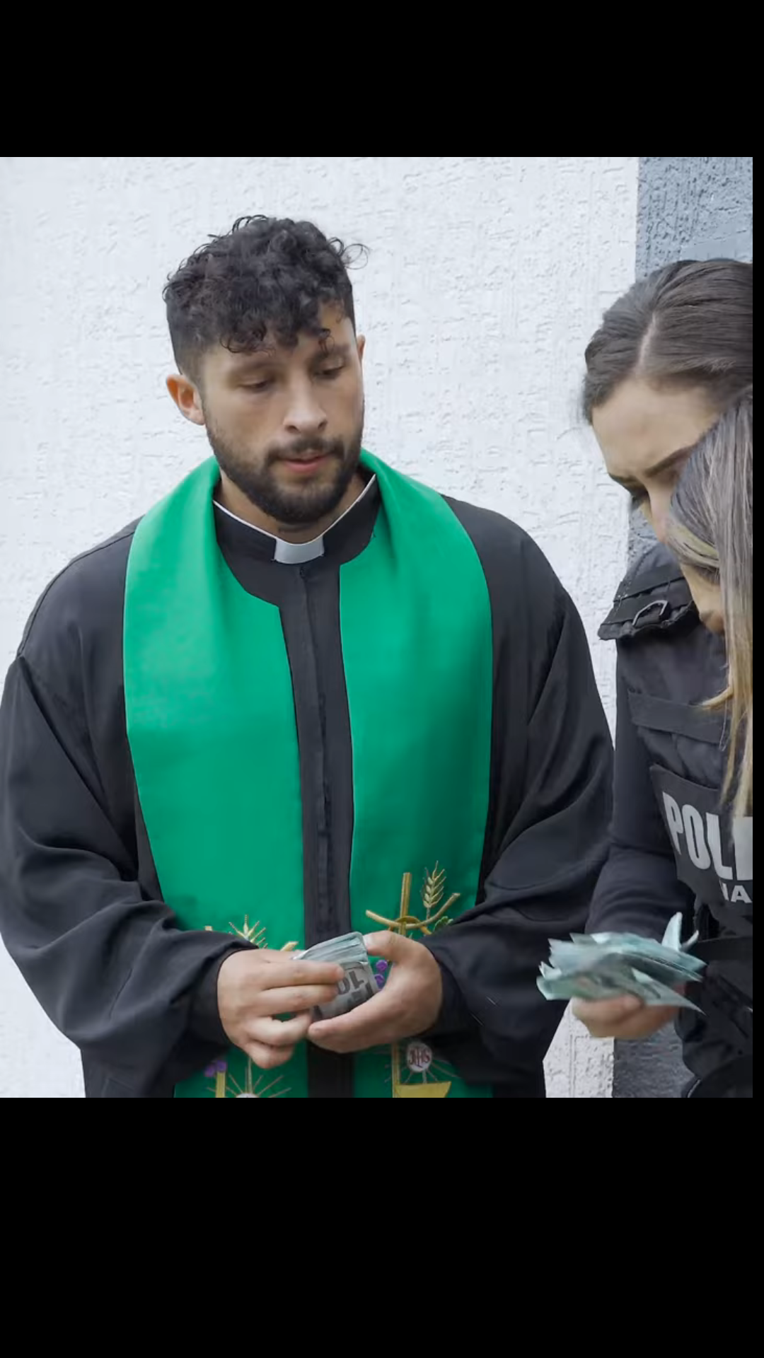 H0502001 Mujer crea plan para recuperar la casa que le roba part2