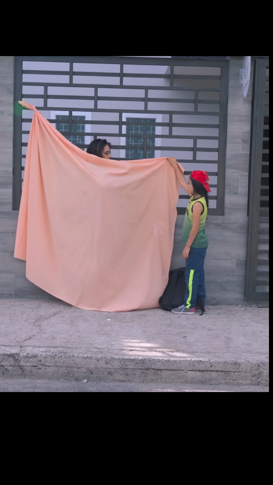 H0502002 MILLONARIO se enamora de mamá part2