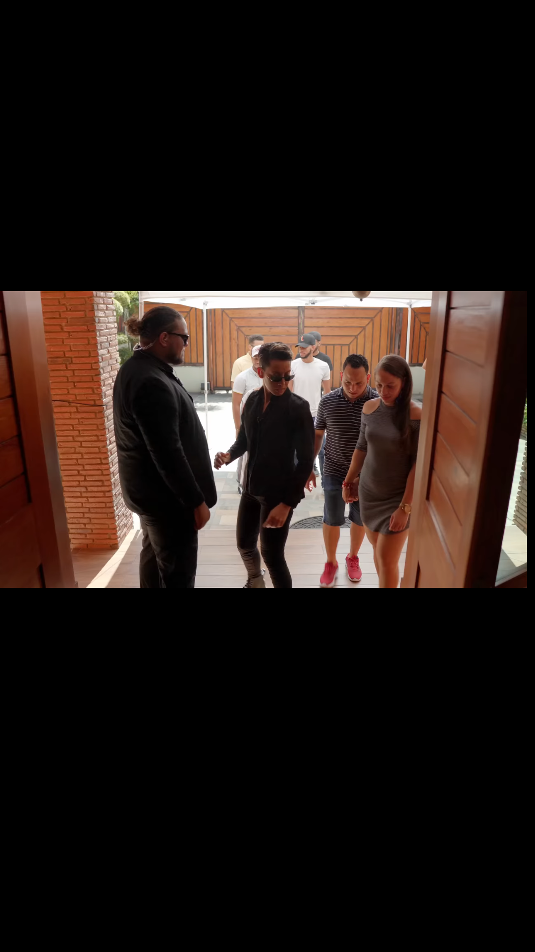 H1402001 Seguridad de discoteca me rechazó por mis part2