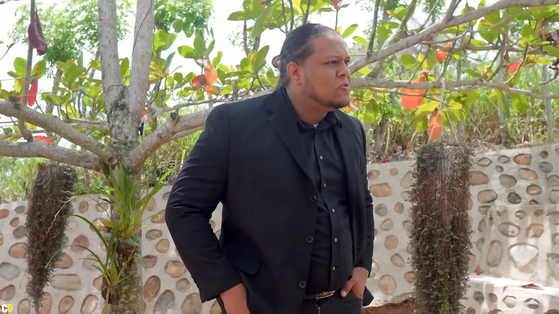 H0503003 Madre anciana fingió su funeral para reunir sus part2