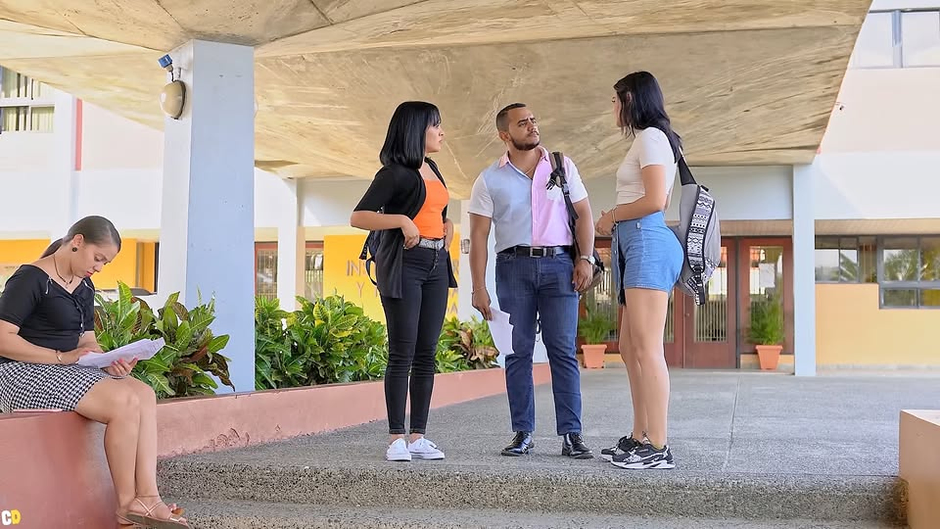 H1003004 Lo despreció por ser gordo sin imaginar quien era part2