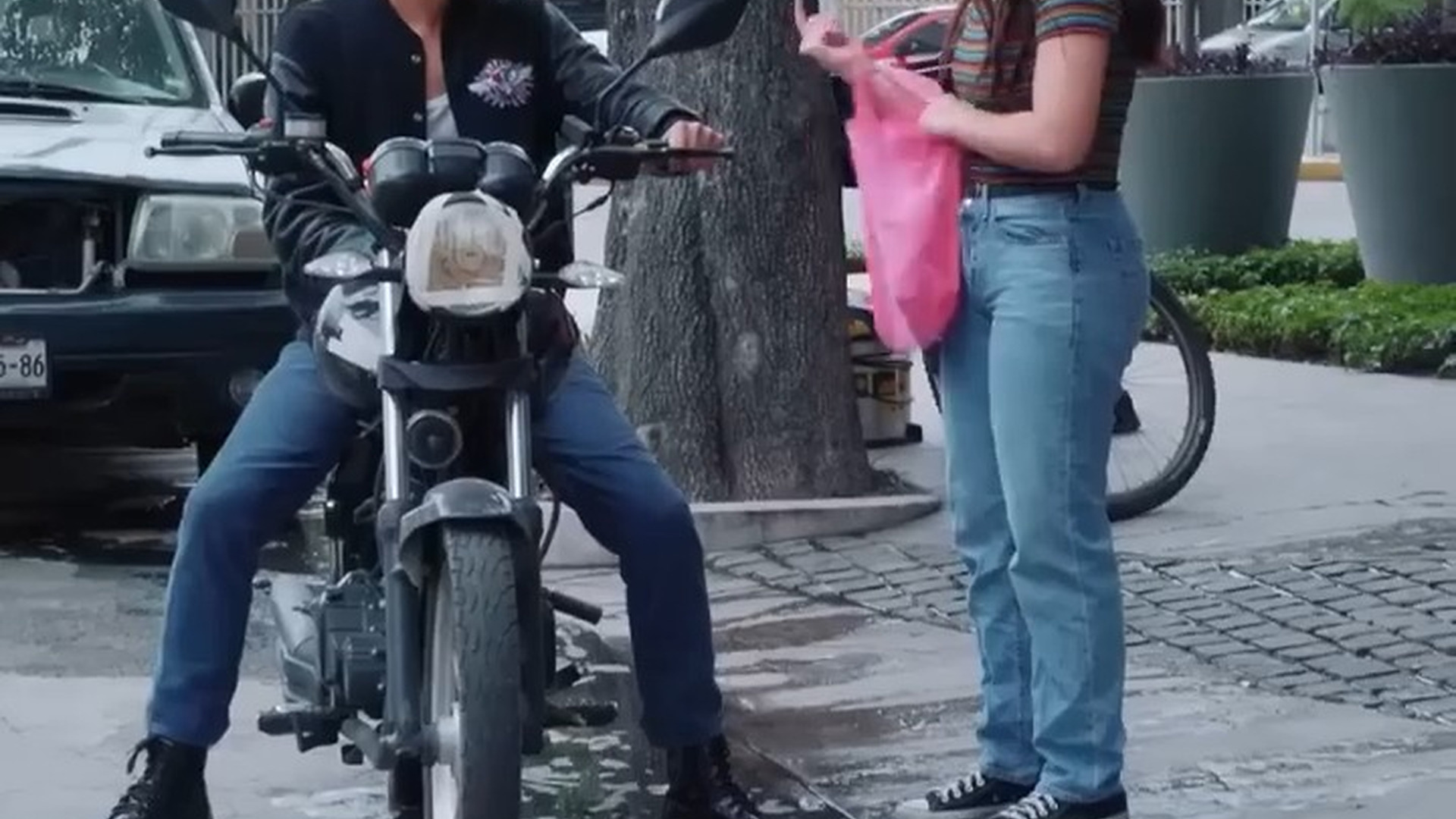 H1303003 Su ex novia lo hizo de menos por andar en moto vie part2