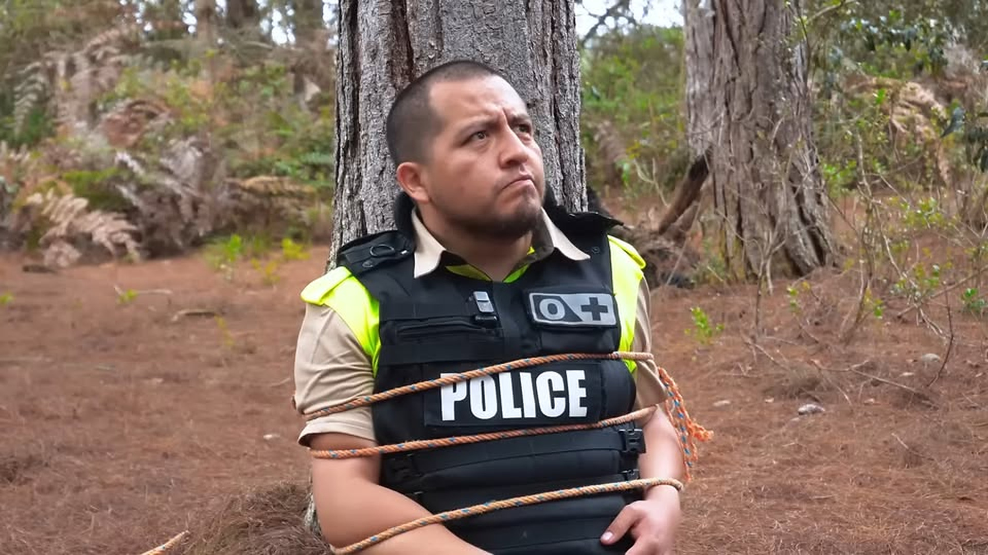 H1403005 Distraída por el Teléfono, Perdió su Hijo en el part2