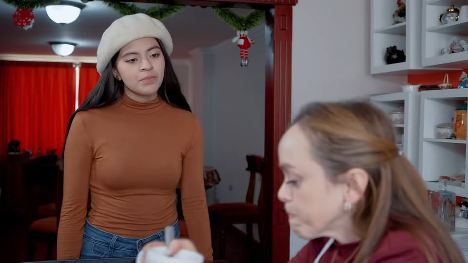 H1903004_Por su clase social confundió su Nuera con una_part2 | Urban Stories