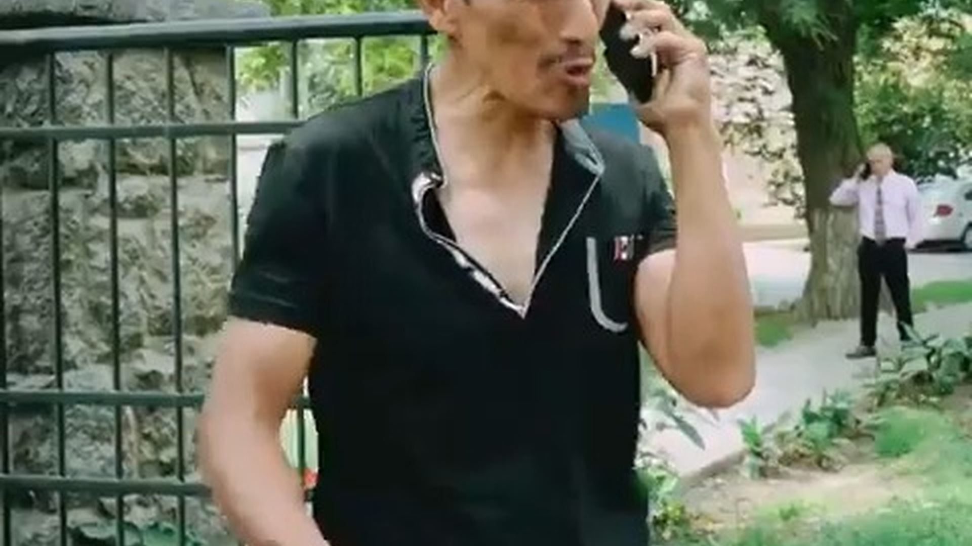 H2203001_Se burlaban de su compañero basurero por_part2 | NextWave Stories