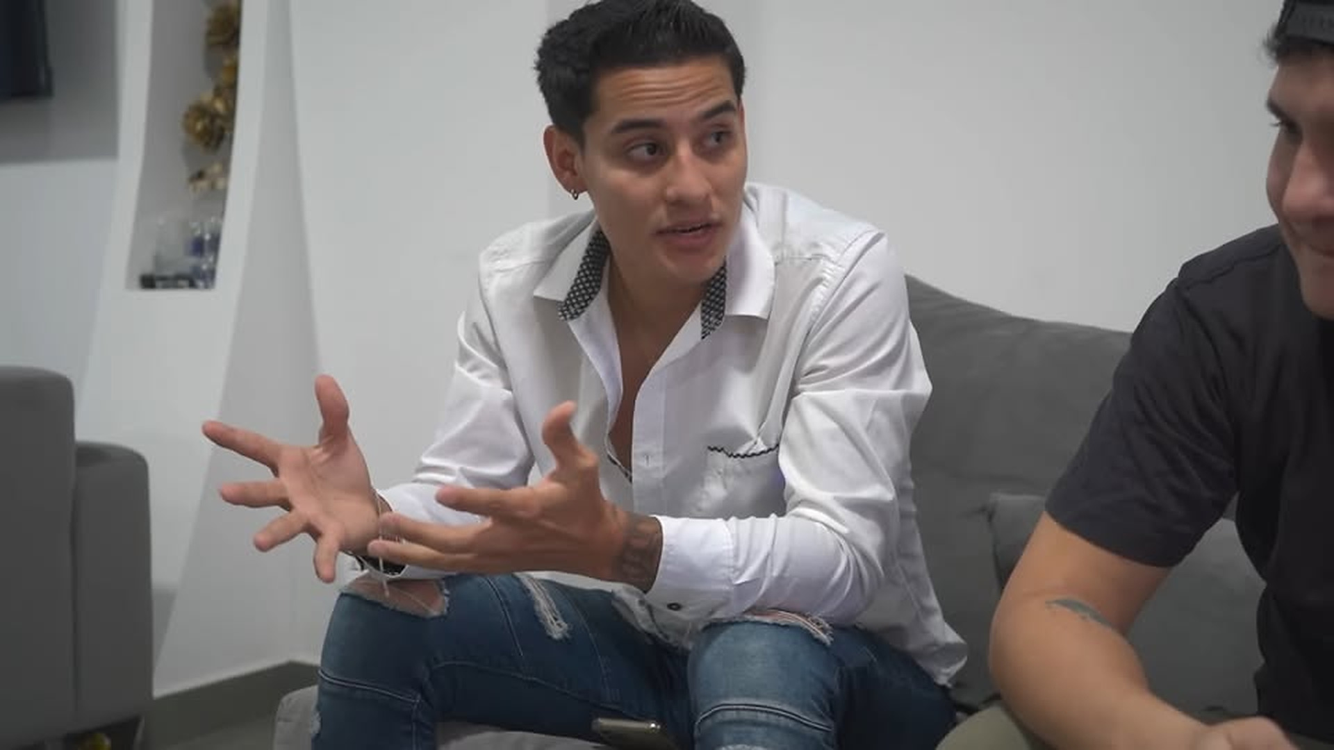 H2403003 Empleada trató mal al de limpieza sin saber que er part2