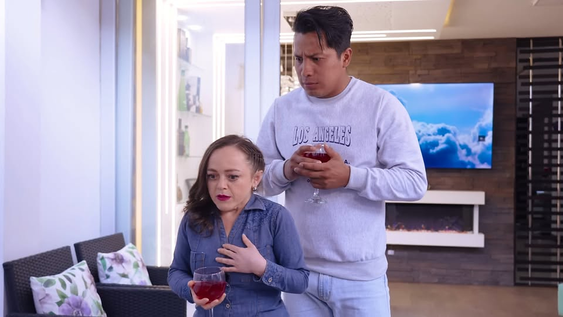 H2603001_Esposa regresa del exterior descubre que la está_part2 | Urban Stories