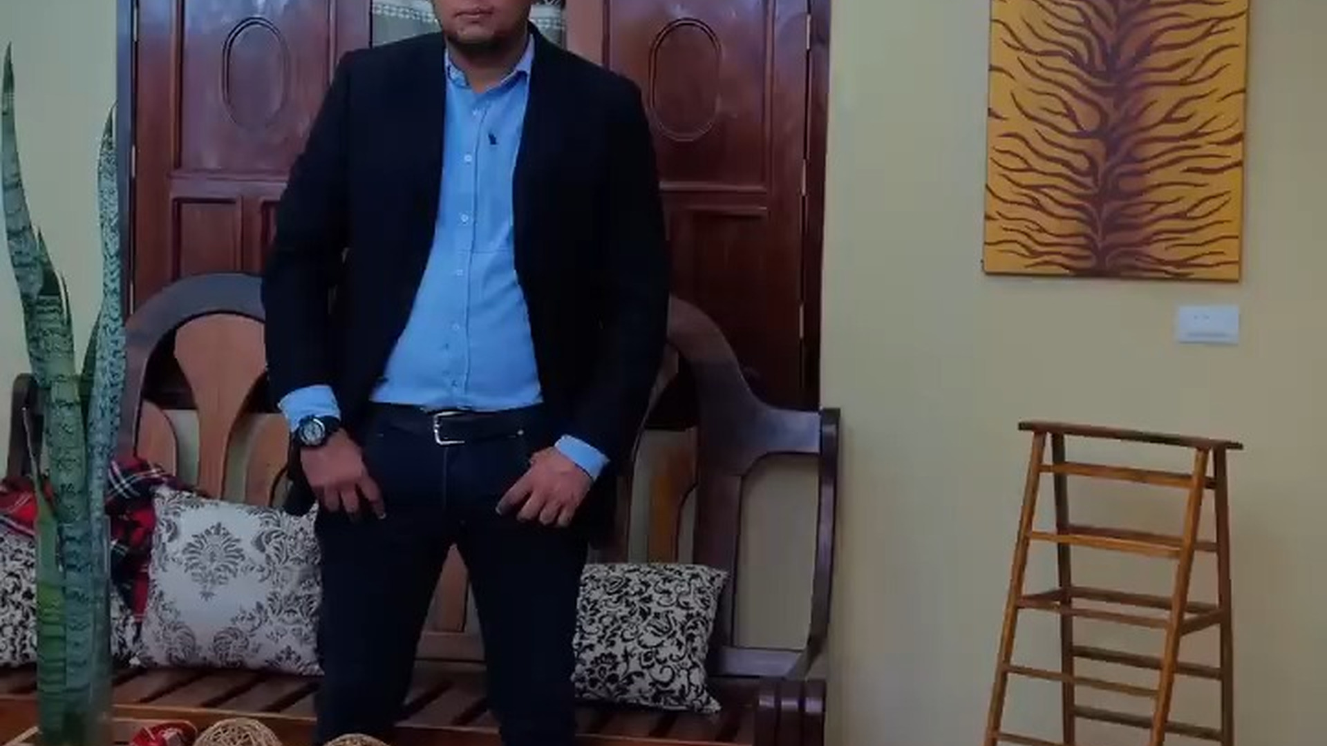 H2703005_Millonario la puso prueba la recompensó por su_part2. | NextWave Stories