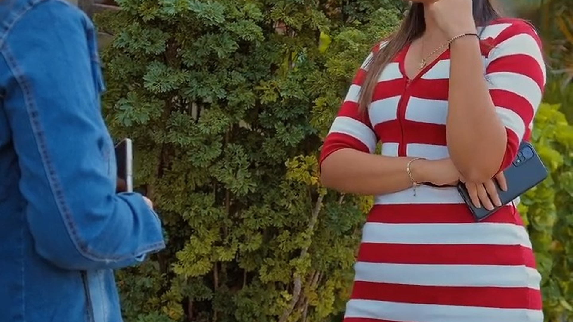 H3003005_Mujer fue en busca de estas chicas para hacerle es_part2. | NextWave Stories