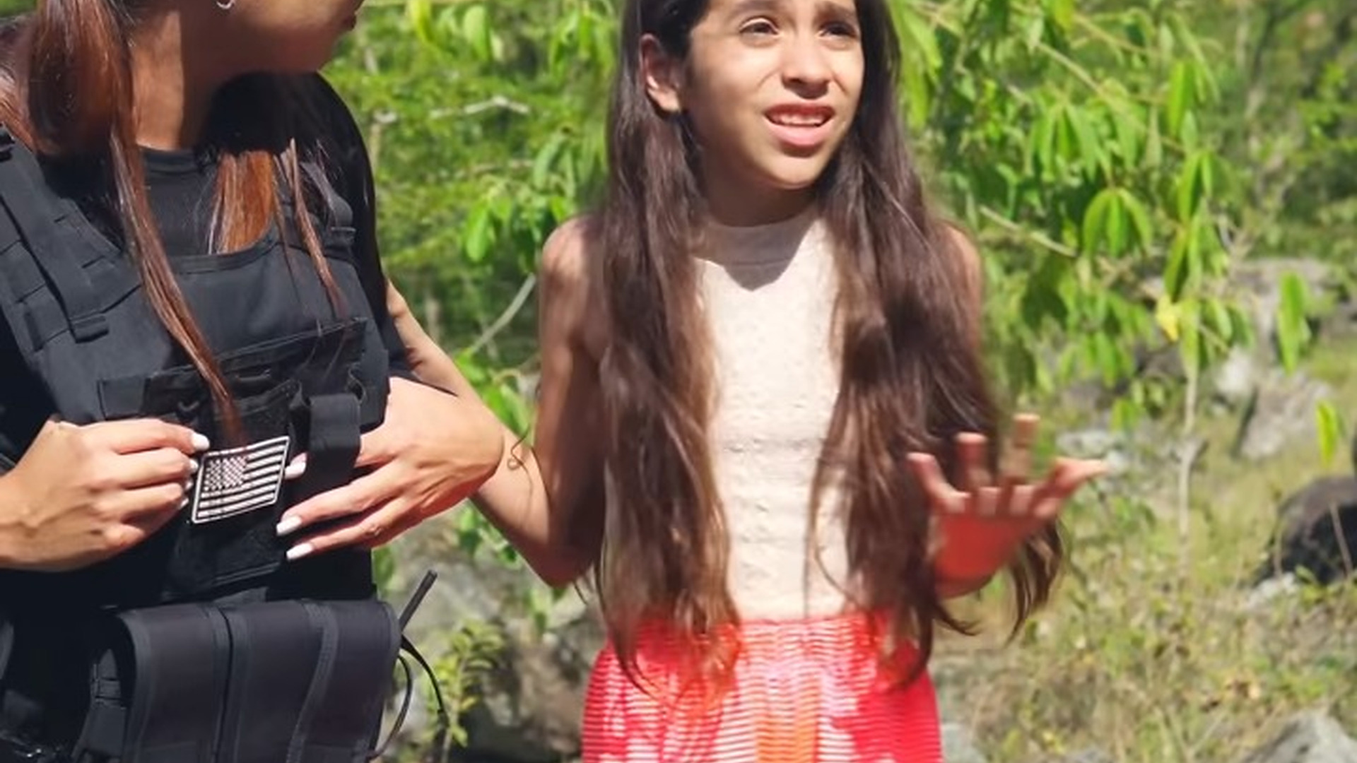 H0104005_Policía le salva la vida esta mujer es_part2. | VibeSphere Media