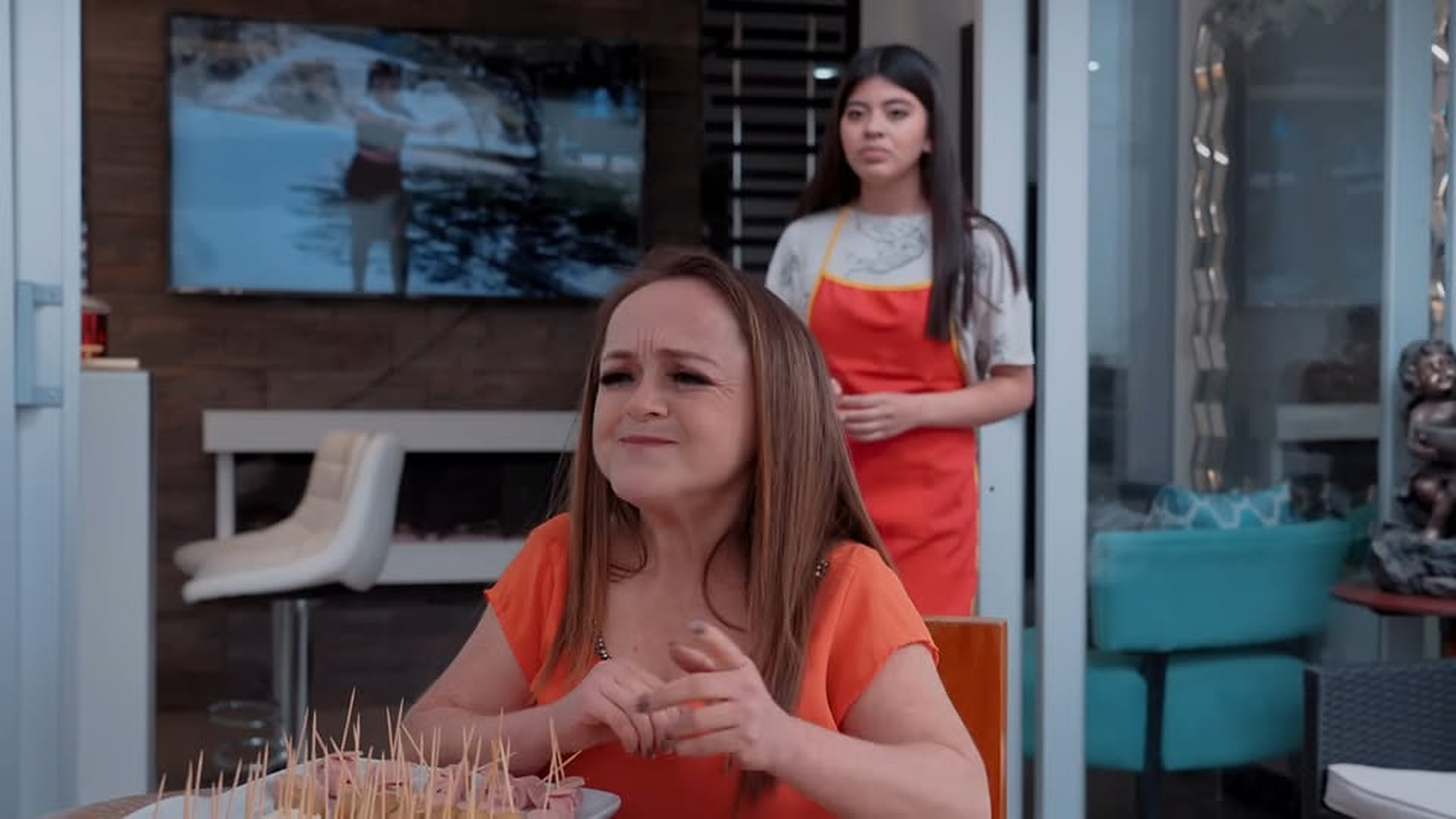 H0204004_Pensó que era la sirvienta de la casa la trato_part2. | Urban Stories